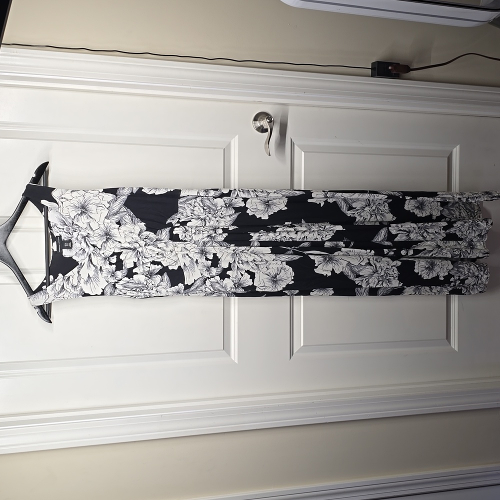 Adrienne Vittadini Black and White Floral Dress